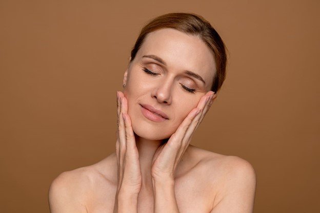 <strong>Pele macia em qualquer idade: guia para o rosto e o corpo</strong>