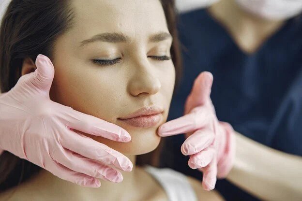 <strong><span>Transforme a sua rotina de cuidados de beleza com a massagem facial</span></strong>