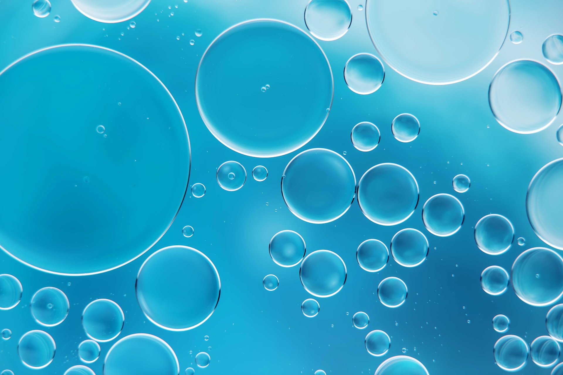 Água Micelar Ultra Bifásica, remove até maquilhagem à prova de água | La Roche-Posay